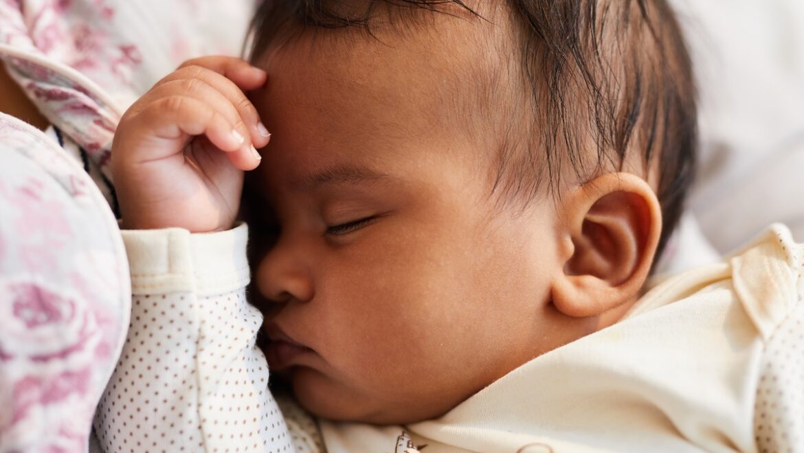 Comment aider bébé à mieux dormir : les secrets du train du sommeil