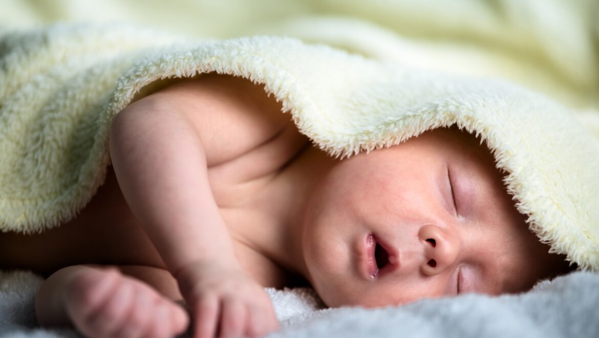 Comprendre le sommeil autonome de bébé